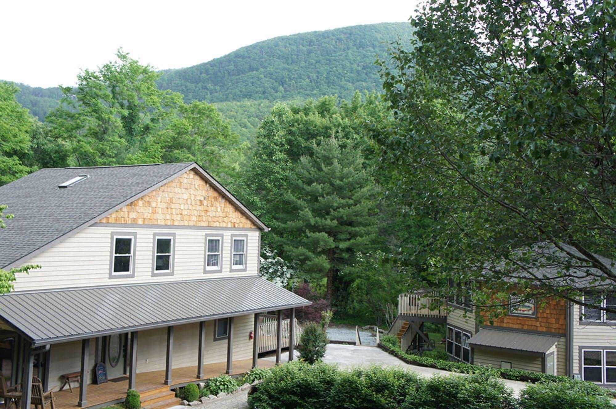 Sapphire Brook Trout Inn المظهر الخارجي الصورة