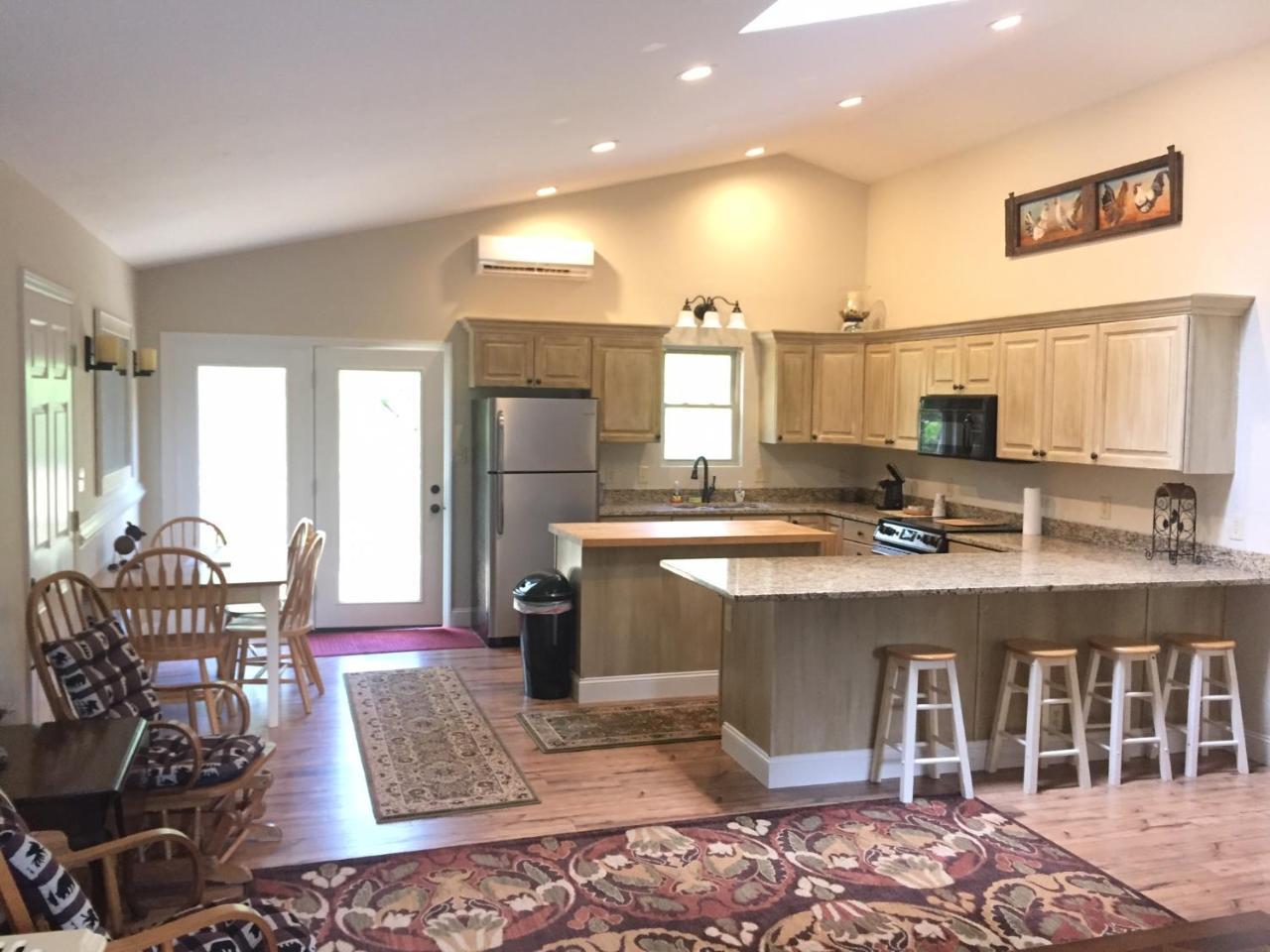 Sapphire Brook Trout Inn المظهر الخارجي الصورة
